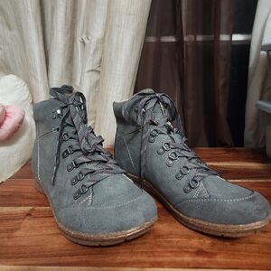 B.O.C Born Lace-up Suede Boots